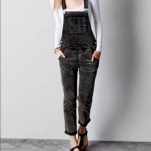 AMERICAN EAGLE LONG CORDUROY OVERALLS